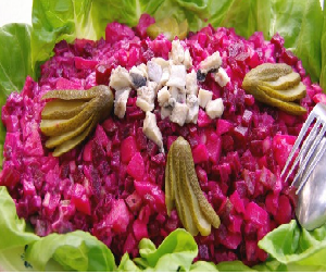 Нежнейший свекольный салат с сельдью и грибочками, Рыбные салаты